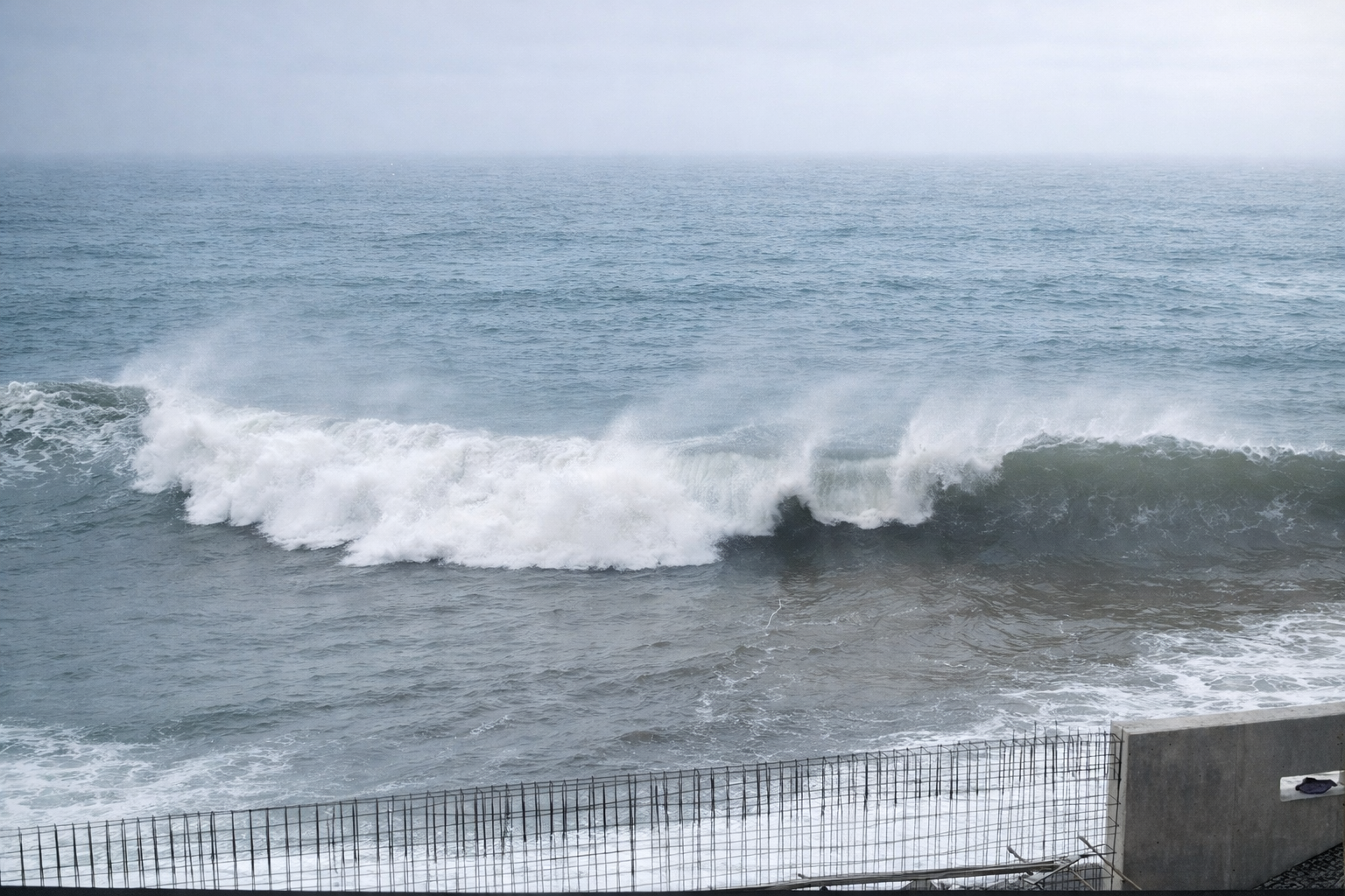 Ondas poderosas e barreira de segurança