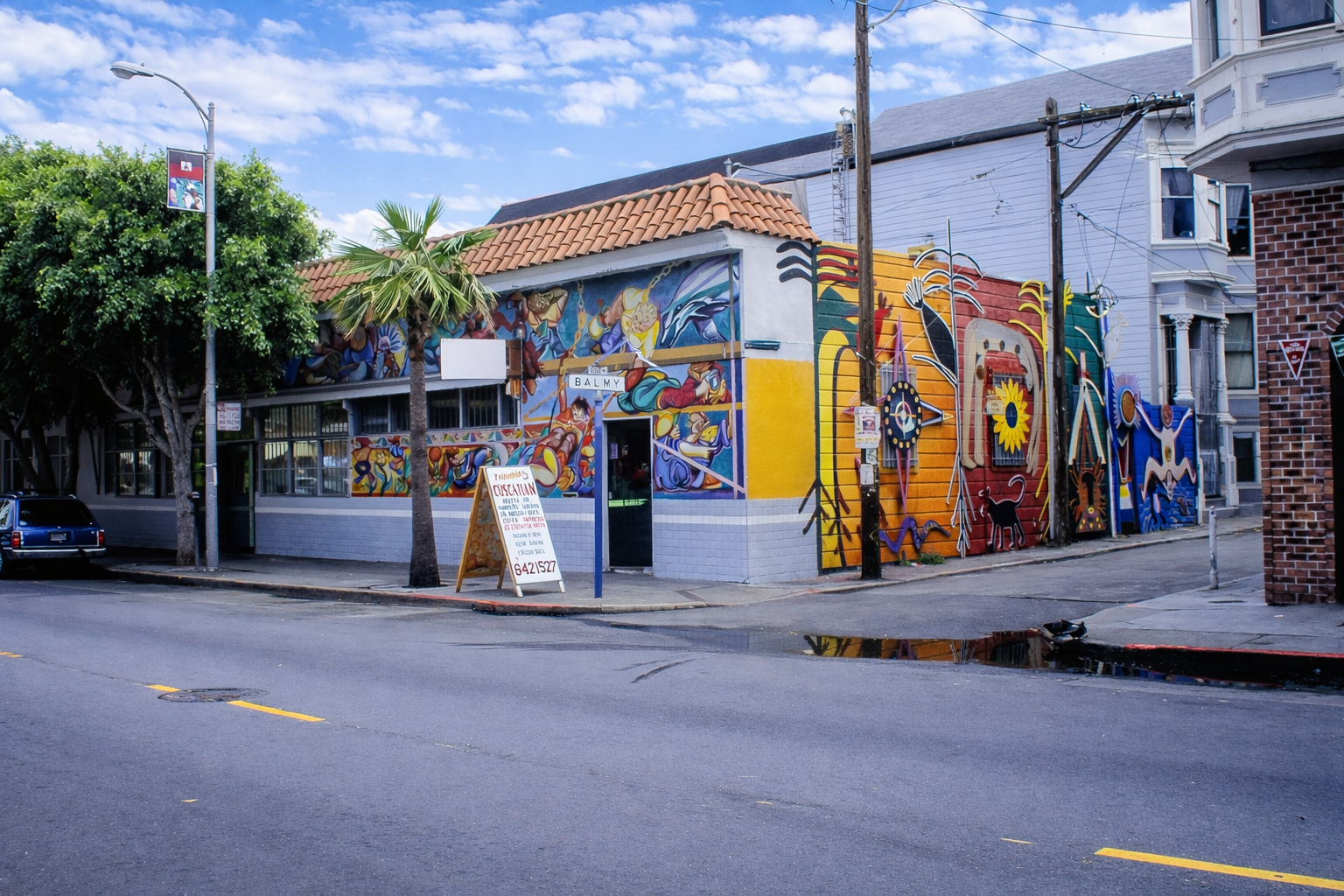 Esquina vibrante de Balmy Alley