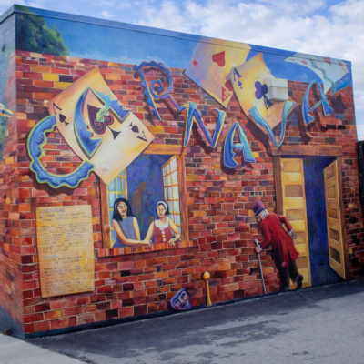 Mural vibrante de carnaval urbano