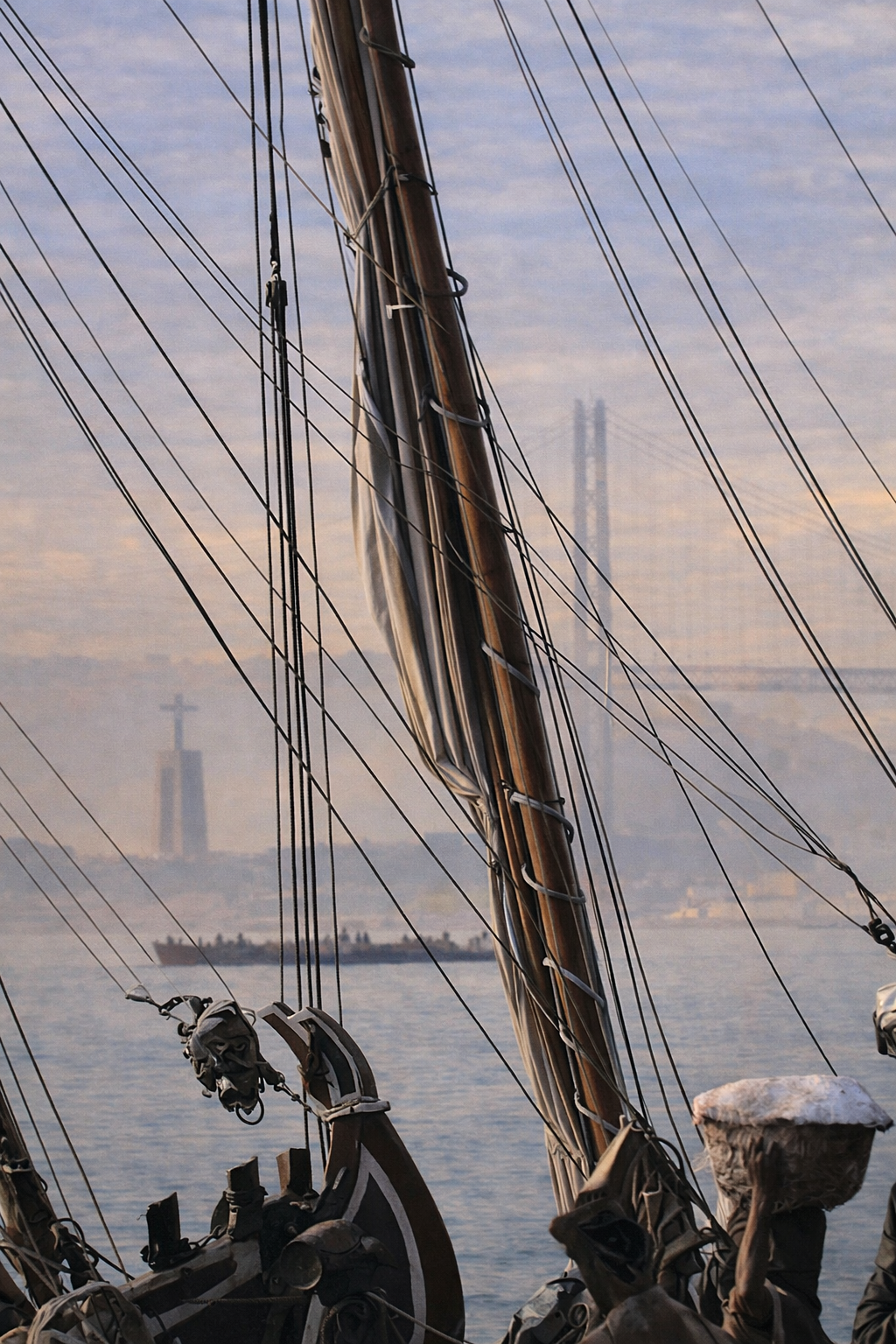 Veleiros tradicionais no Tejo ao amanhecer