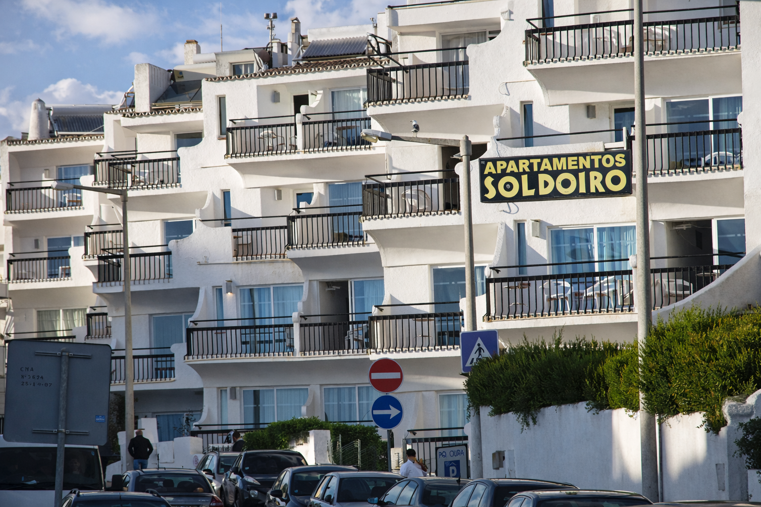 Apartamentos Soldoiro em dia ensolarado