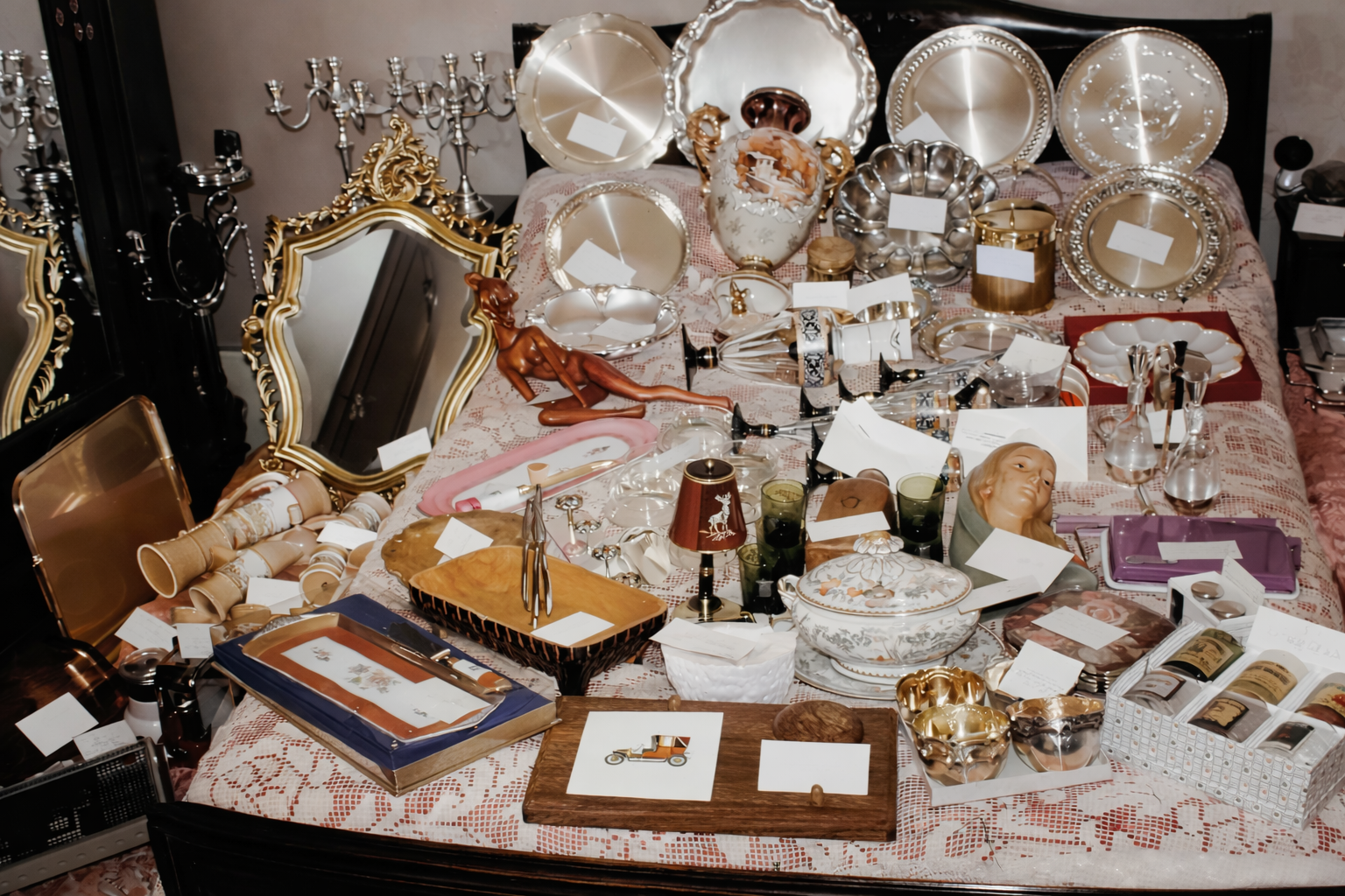 Decoração luxuosa e presentes variados