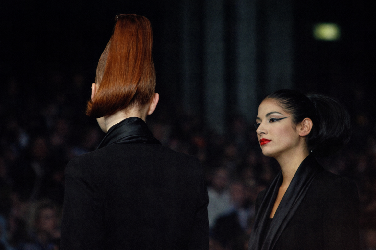 Modelos no desfile de moda