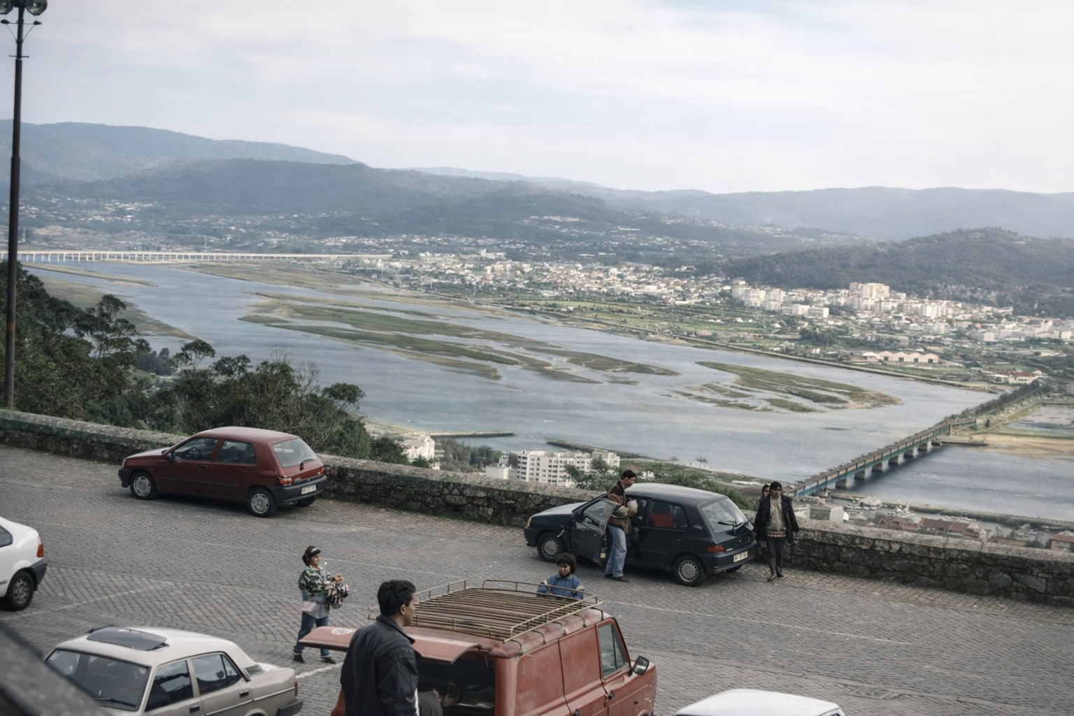 Vista sobre a cidade costeira