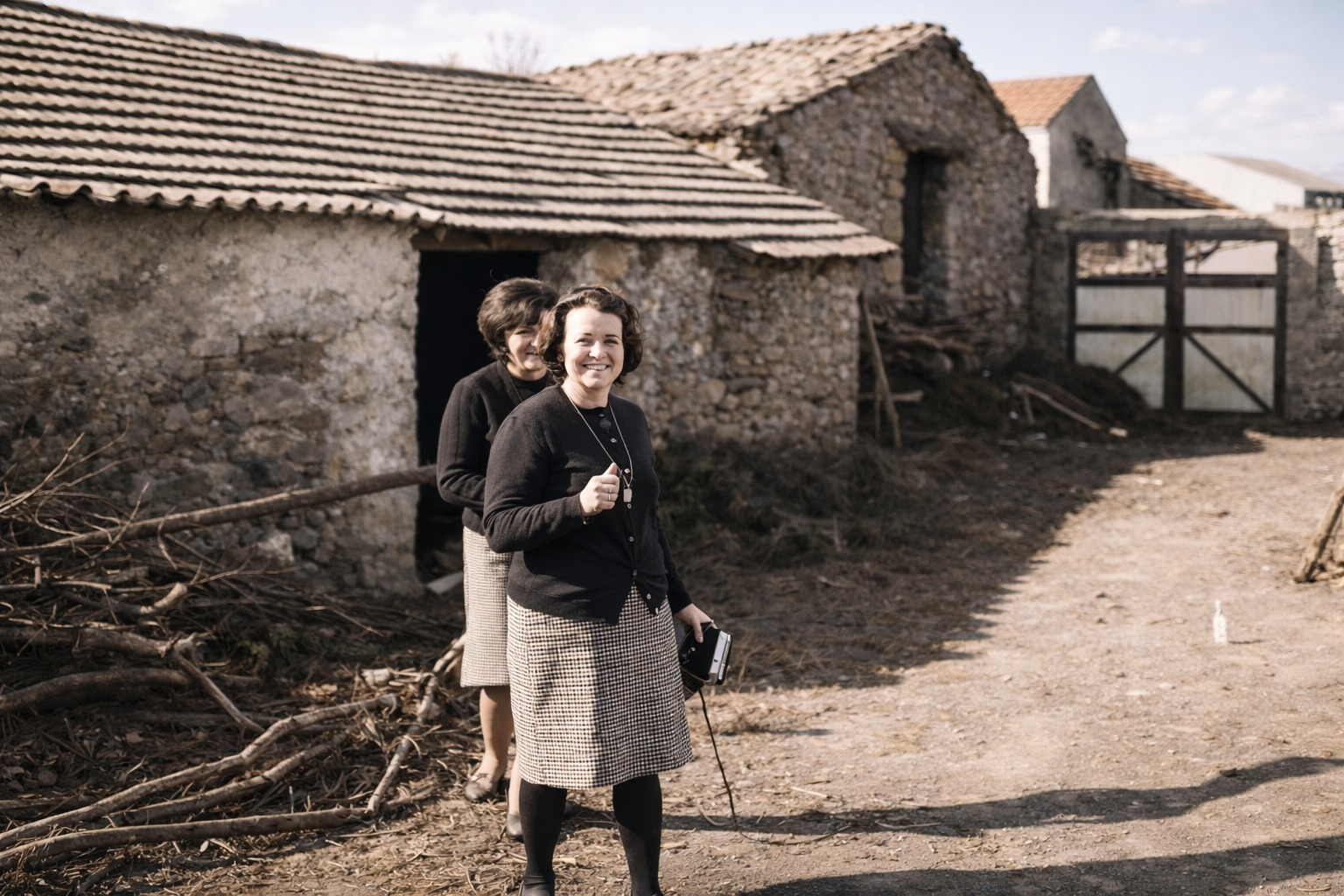 Mulheres em cenário rural luminoso
