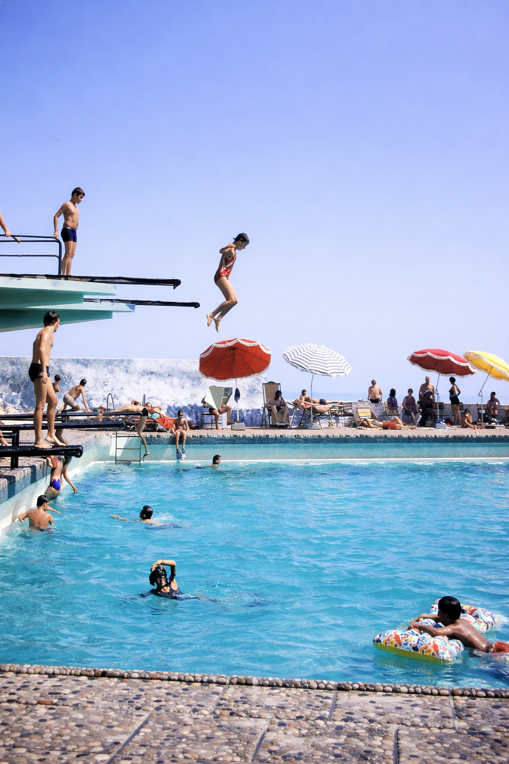 Piscina de verão e diversão aquática