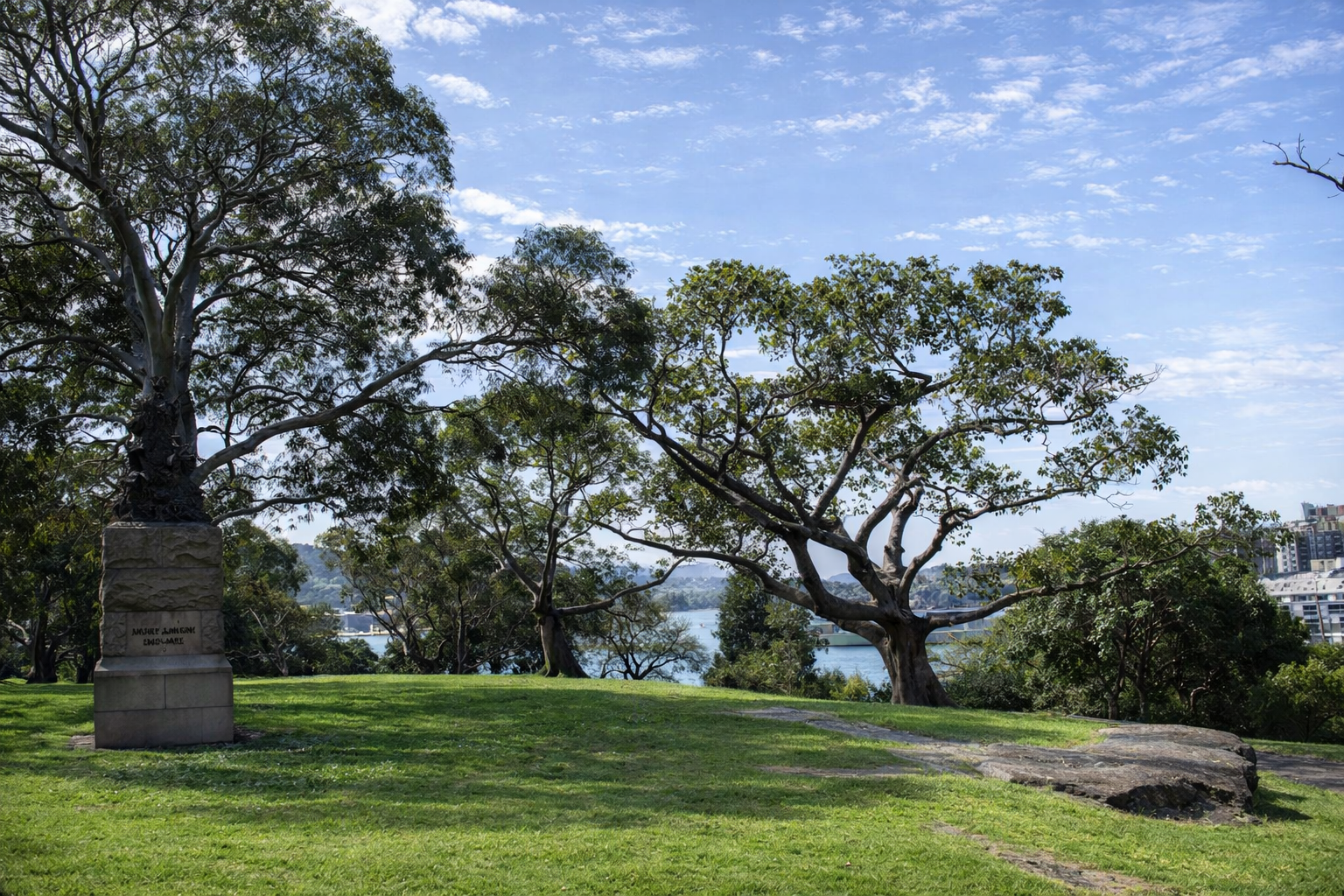 Parque tranquilo com vista para a cidade
