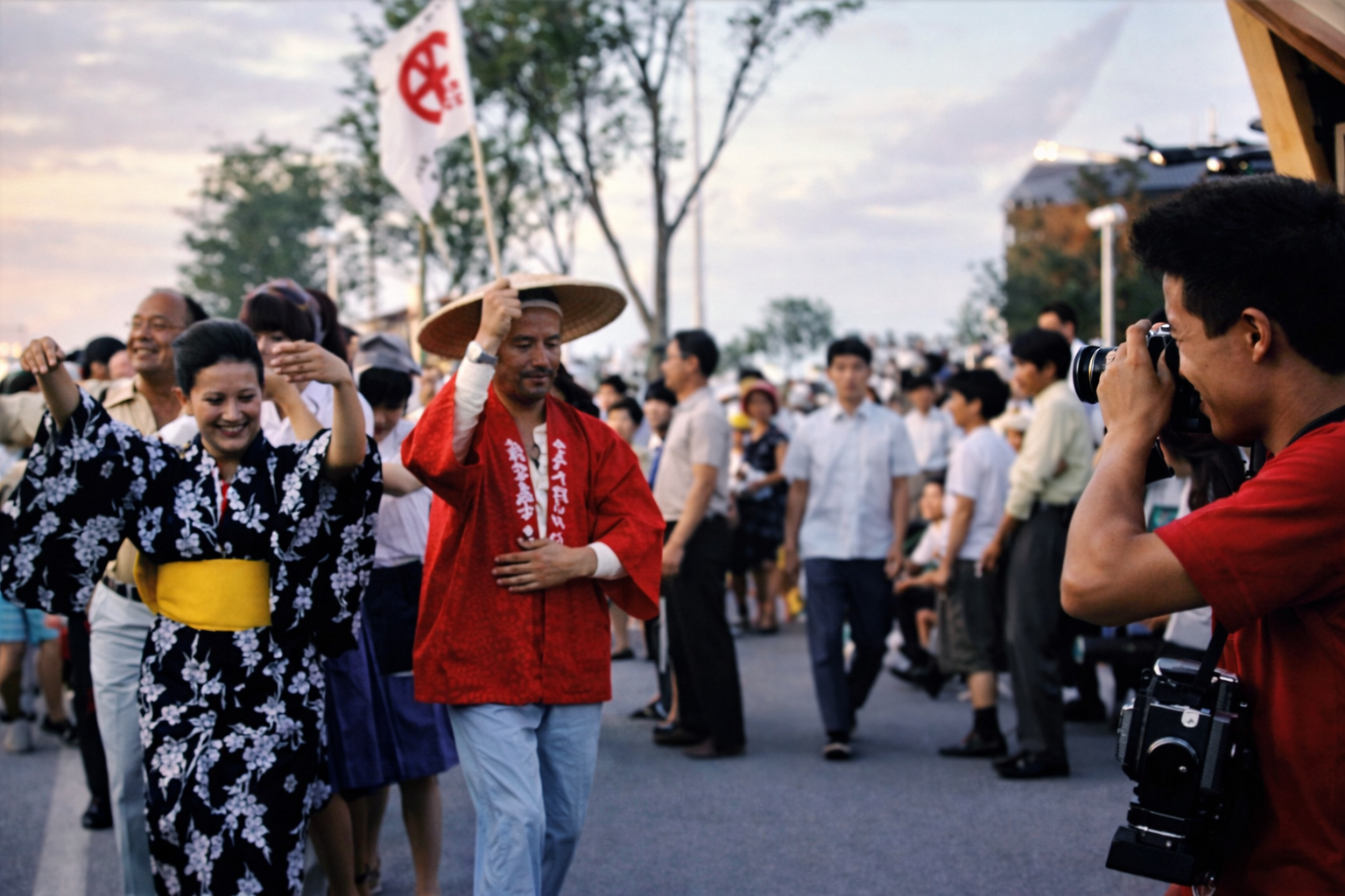 Processão de festival japonês vibrante