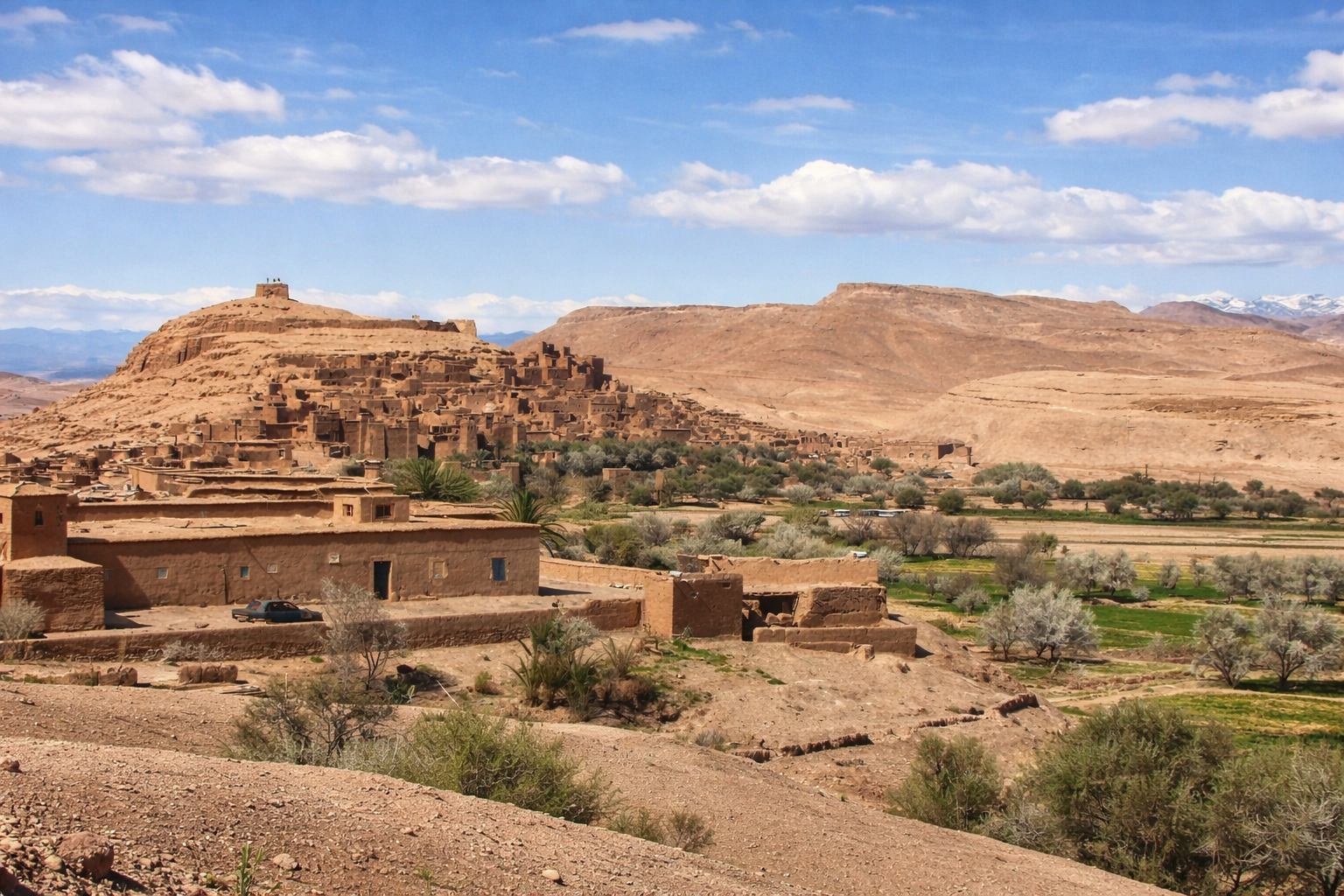 Aldeia berbere no deserto de Marrocos