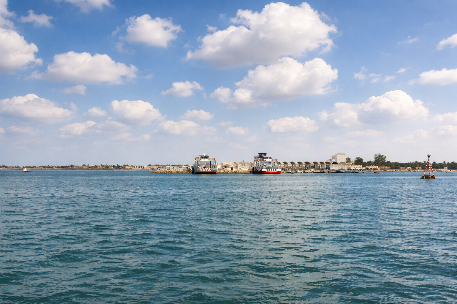 Porto de embarque à tarde
