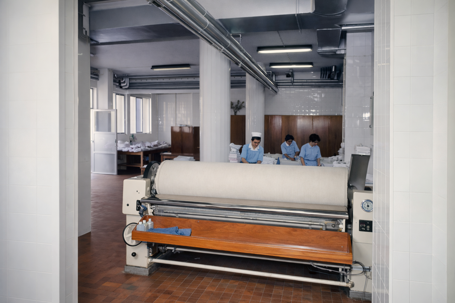 Sala de lavanderia industrial em ação