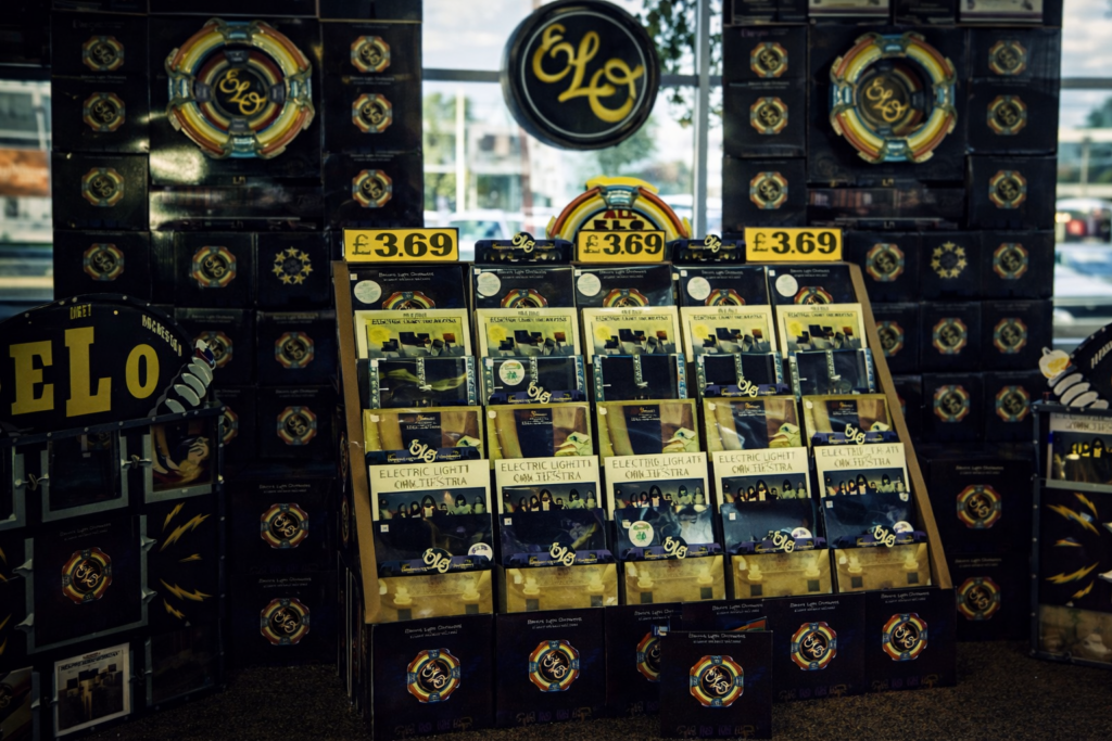 Exposição ELO em loja de discos