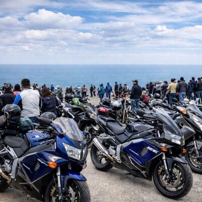 Encontro de motards na costa