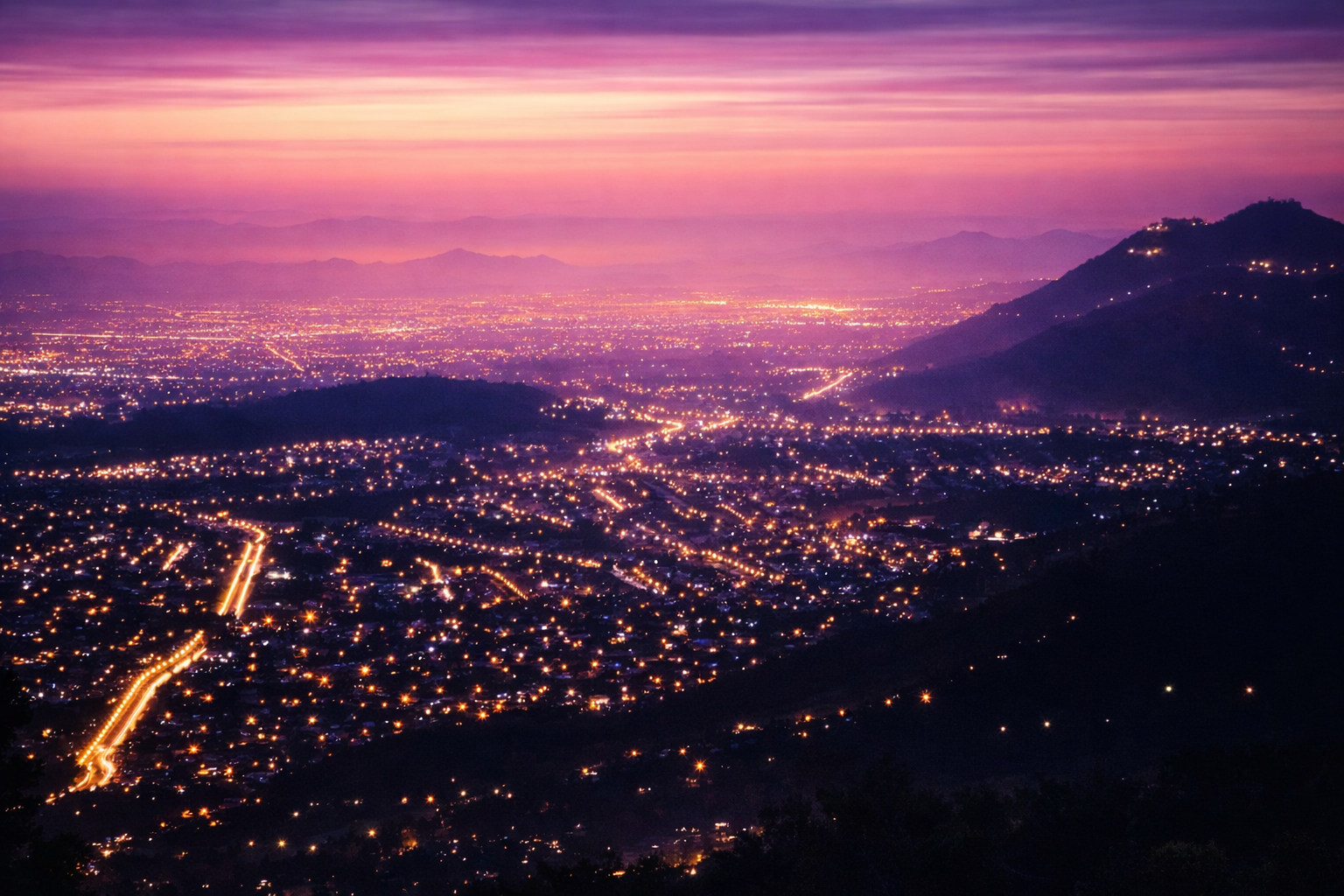 Vista panorâmica da cidade ao entardecer