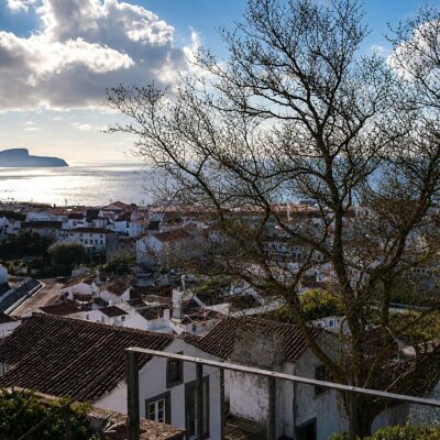 Vista panorâmica da cidade costeira