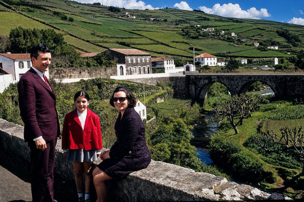 Família na paisagem rural idílica
