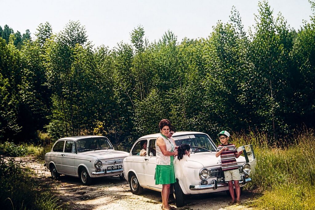 Cena vintage com carros clássicos