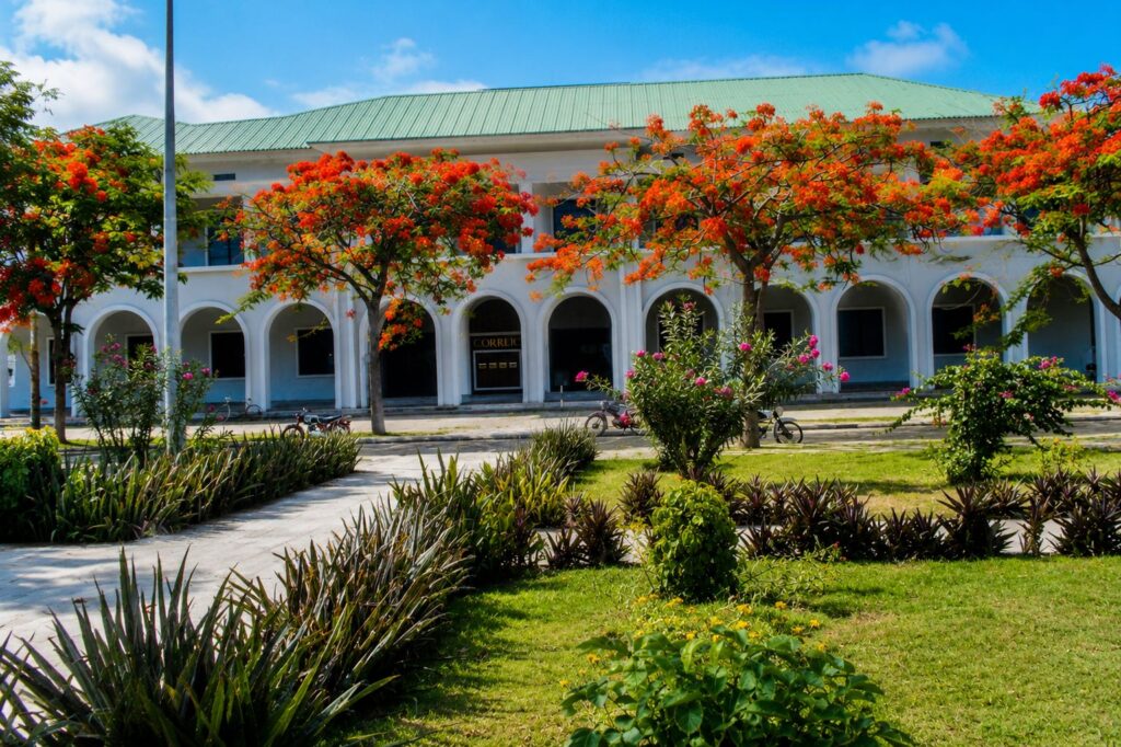 Jardim Florido diante dos Correios