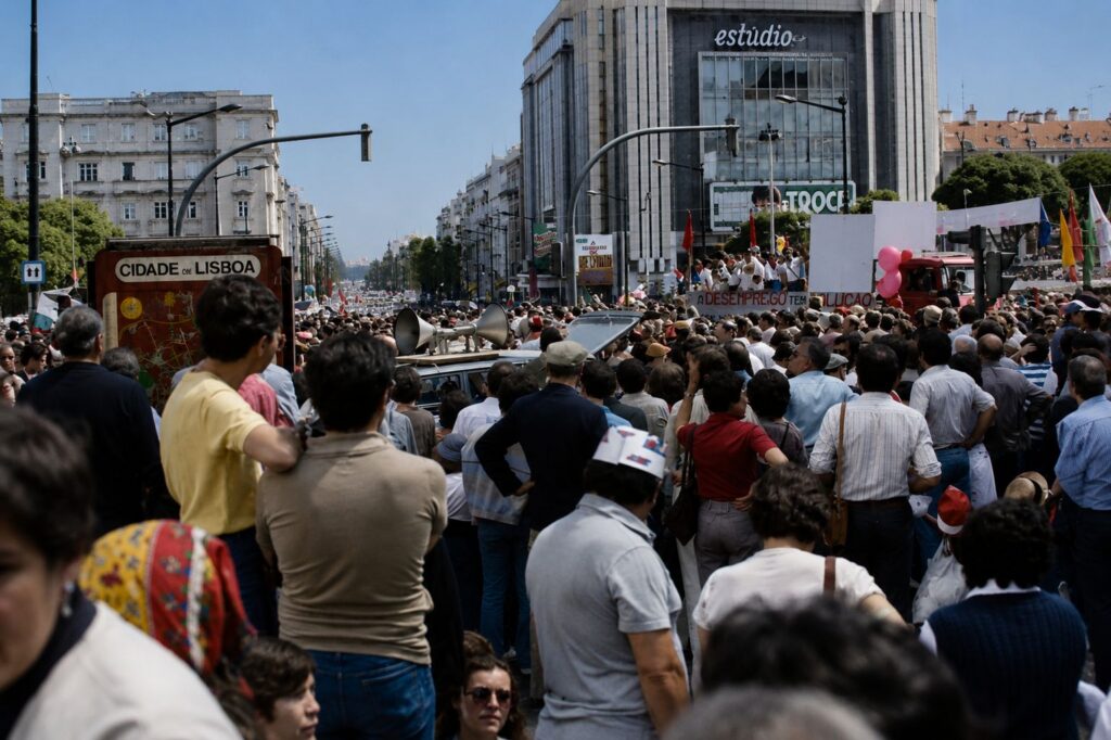 Manifestação em Lisboa ao Sol