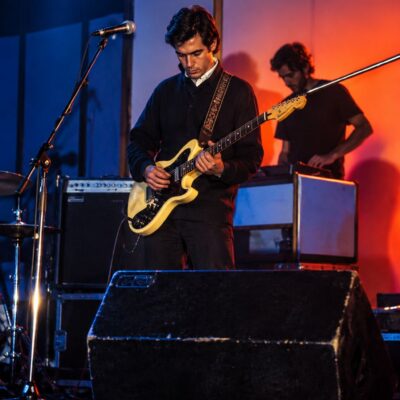 Concerto ao Vivo em Luz Azul e Laranja