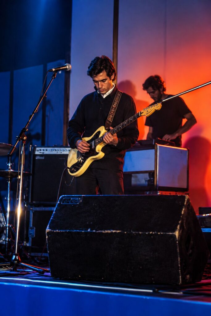 Concerto ao Vivo em Luz Azul e Laranja